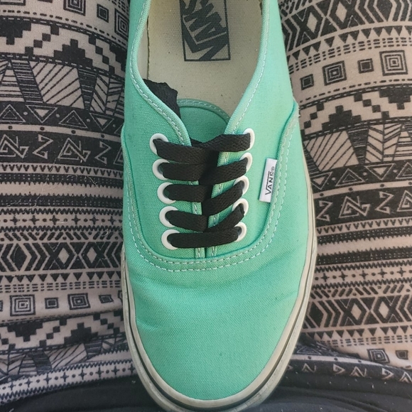 Vans - Picture 4 of 4